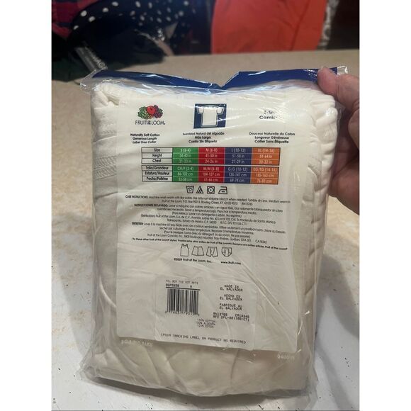 Fruit of the Loom Boys White T-Shirts Sz M (6) pcs 6-8 NIP - Picture 2 of 4